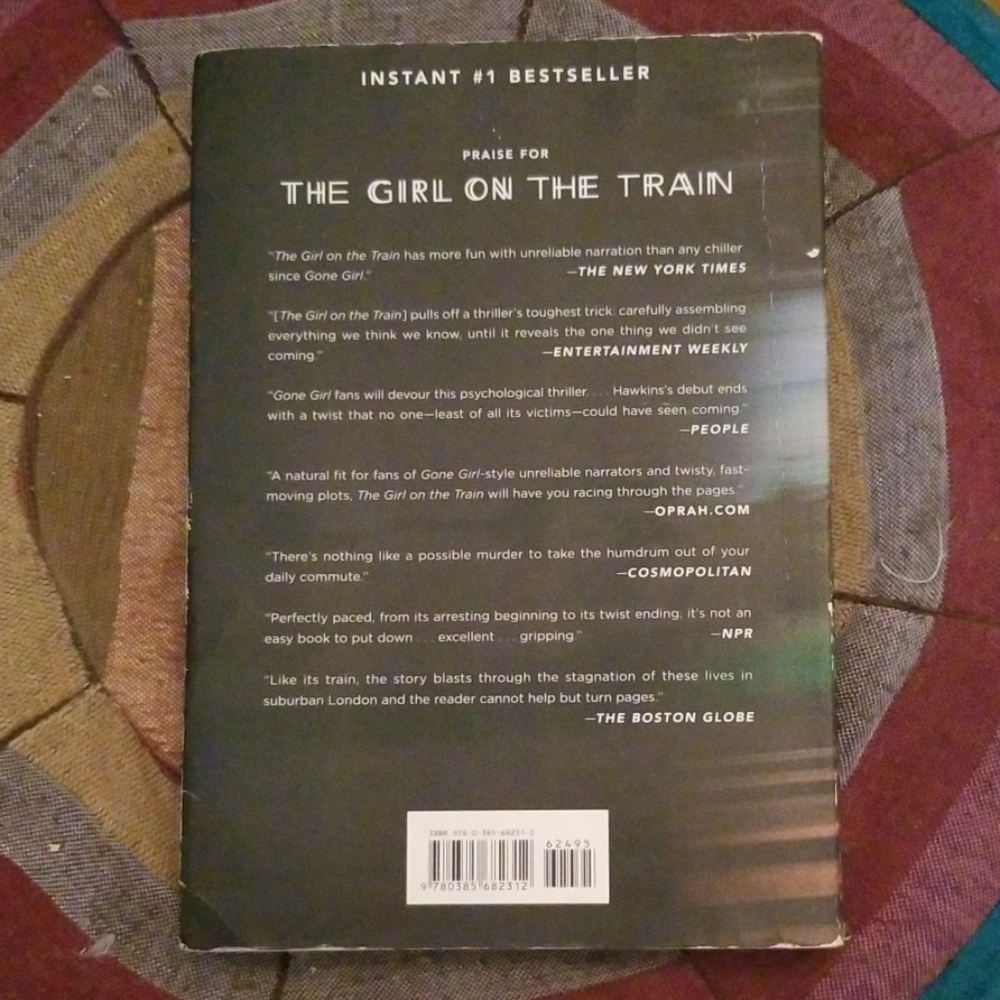 The Girl on the Train - by Paula Hawkins - Picture 2 of 4